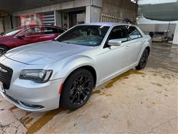 کرایسلەر 300